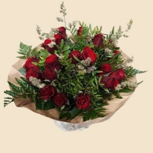 BOUQUET GRAMINEES ET ROSES ROUGES