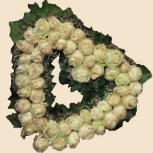 COEUR EVIDE ROSES BLANCHES