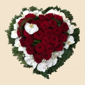 COEUR ORCHIDEES ET ROSES ROUGES